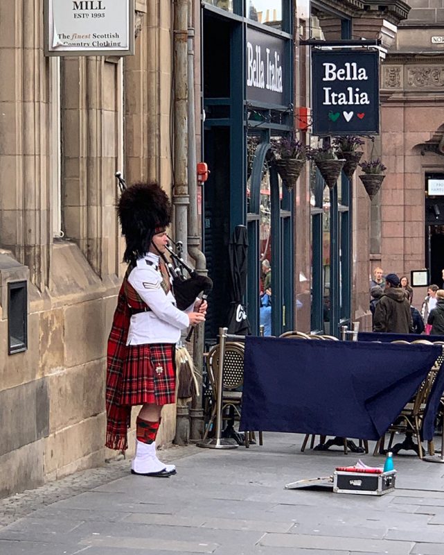 Bagpiper