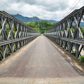 Bridge between Honduras and El Salvador