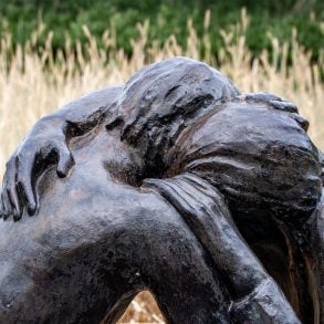 Reconciliation, sculpture by Josefina de Vasconcellos